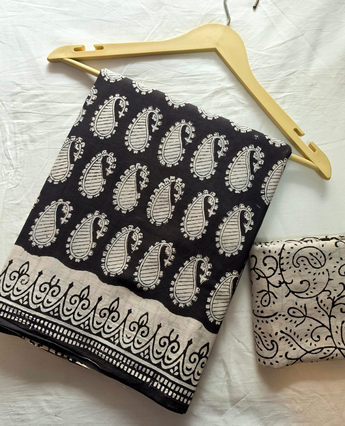 MOTIFS PRINTED BLACK COTTON SAREE