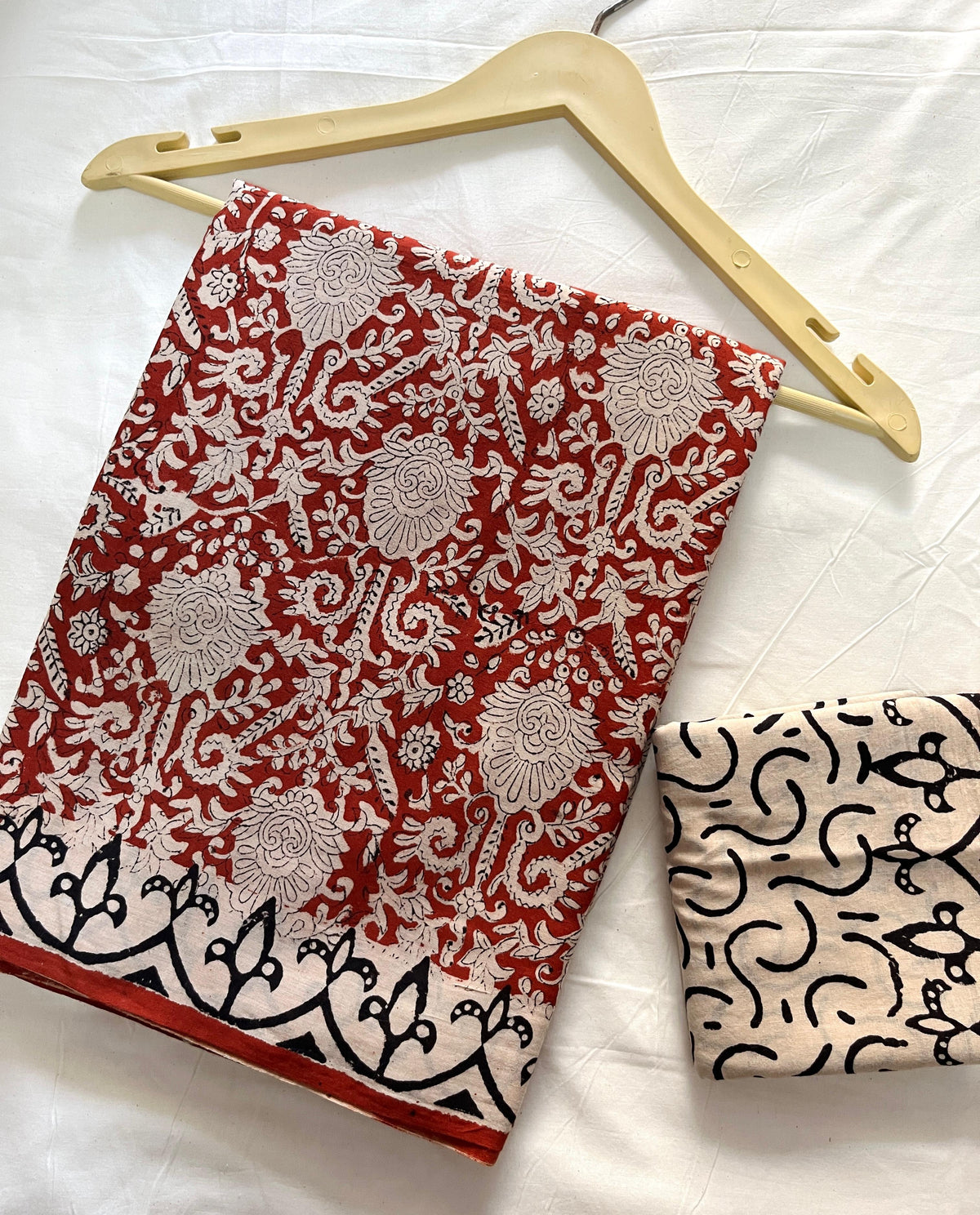 Floral Printed Pure Bagru Mulcotton Saree