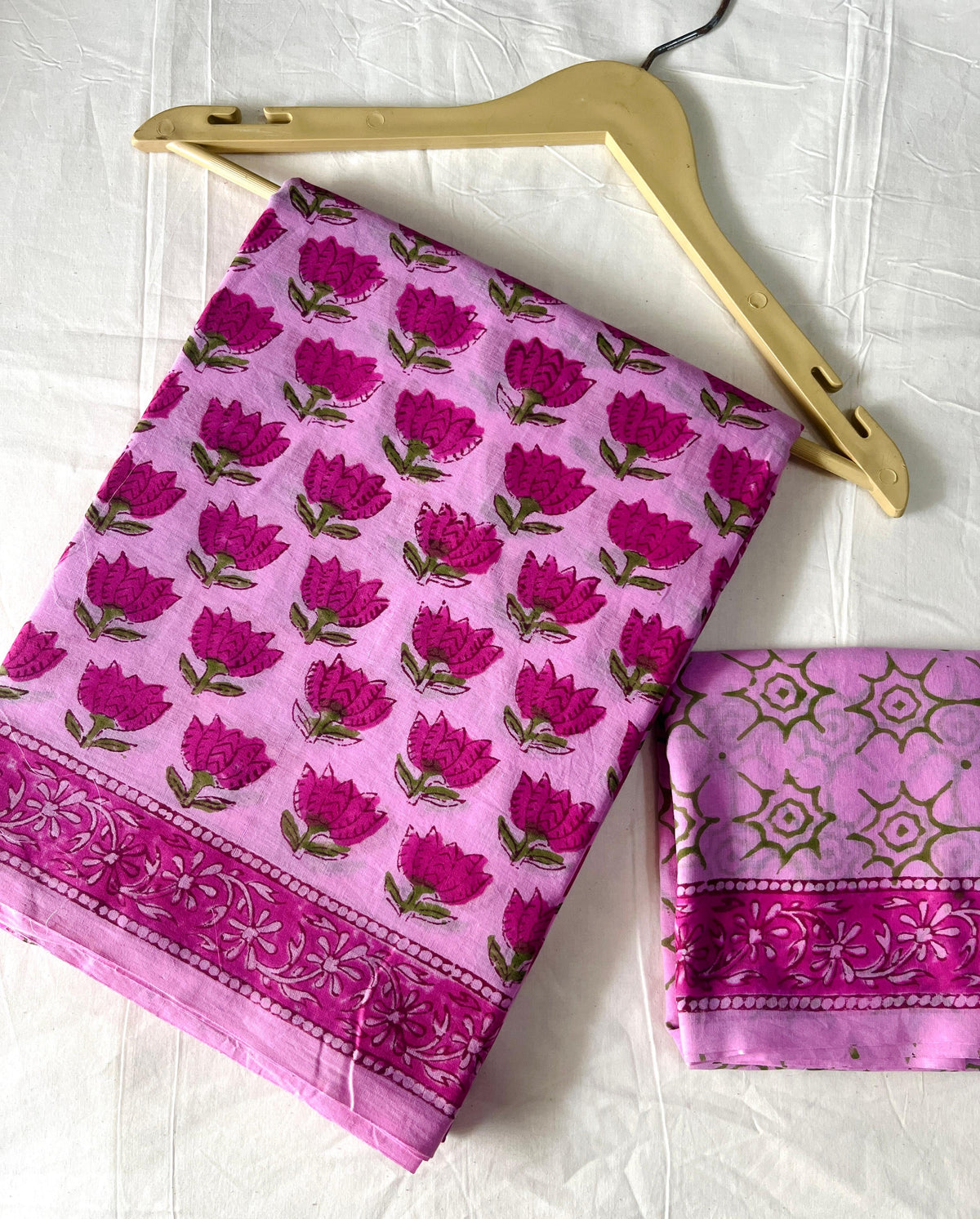 Pink motifs Printed Mulcotton Saree MCTN 1011