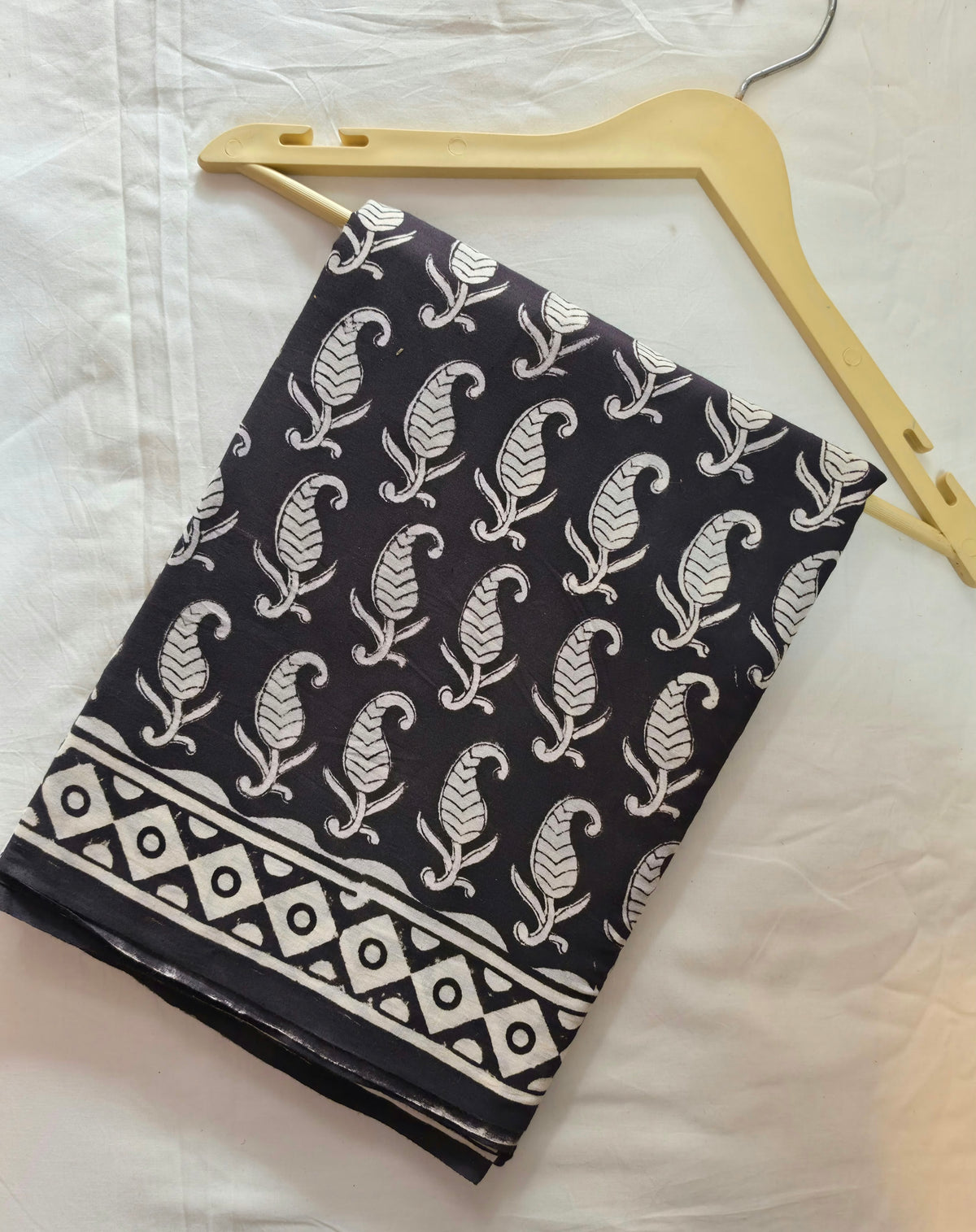 Black Motifs Printed Mulcotton Saree