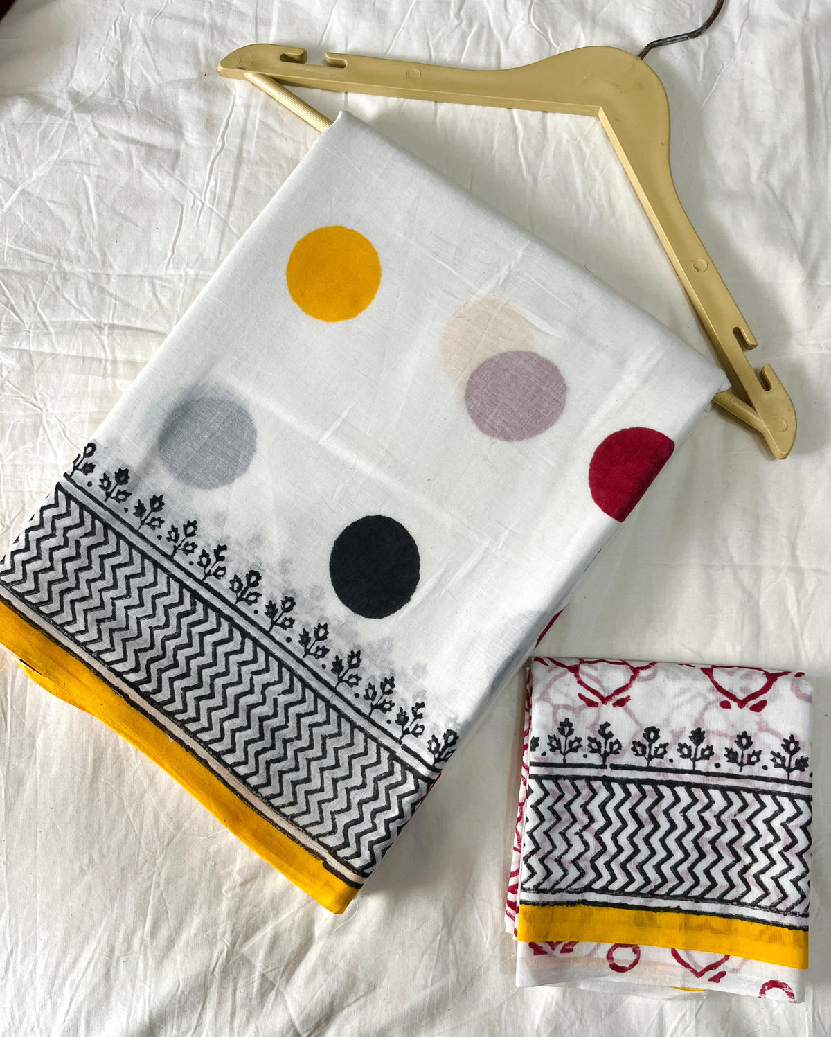 POLKA DOT PATTERN MULCOTTON SAREE