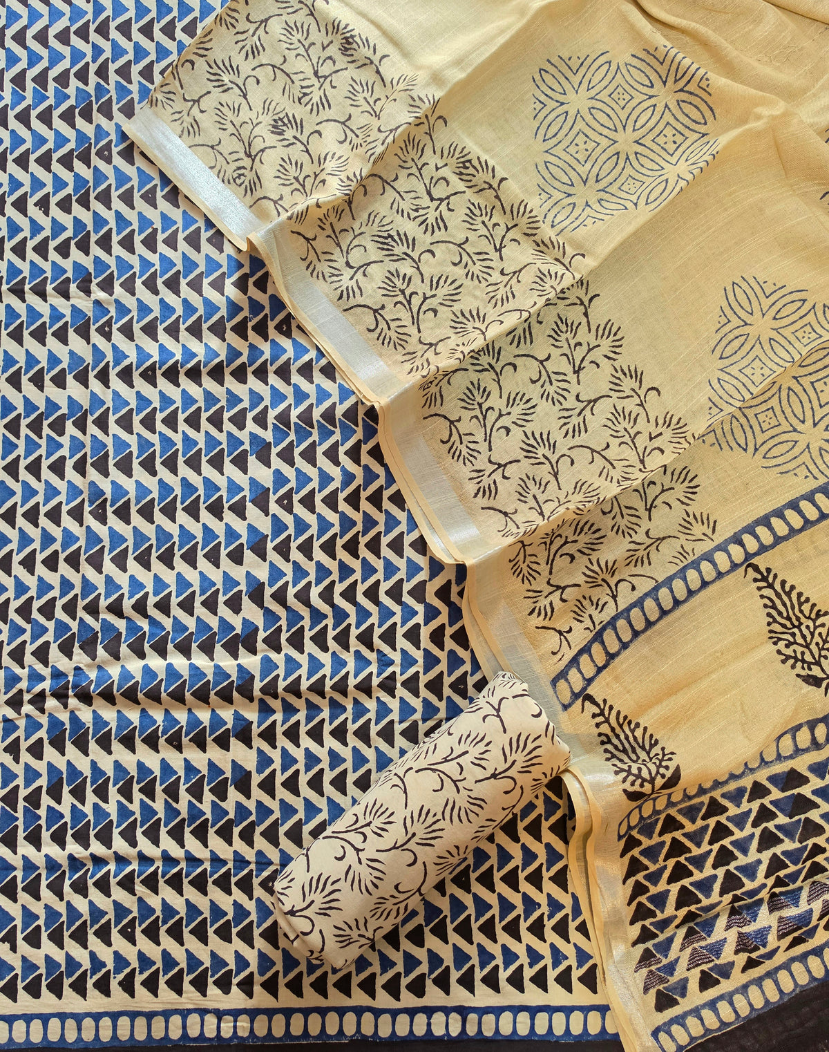 COTTON SUIT WITH LINEN DUPATTA 104